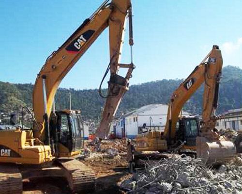 Demolition of Moinho Mineiro and warehouses.