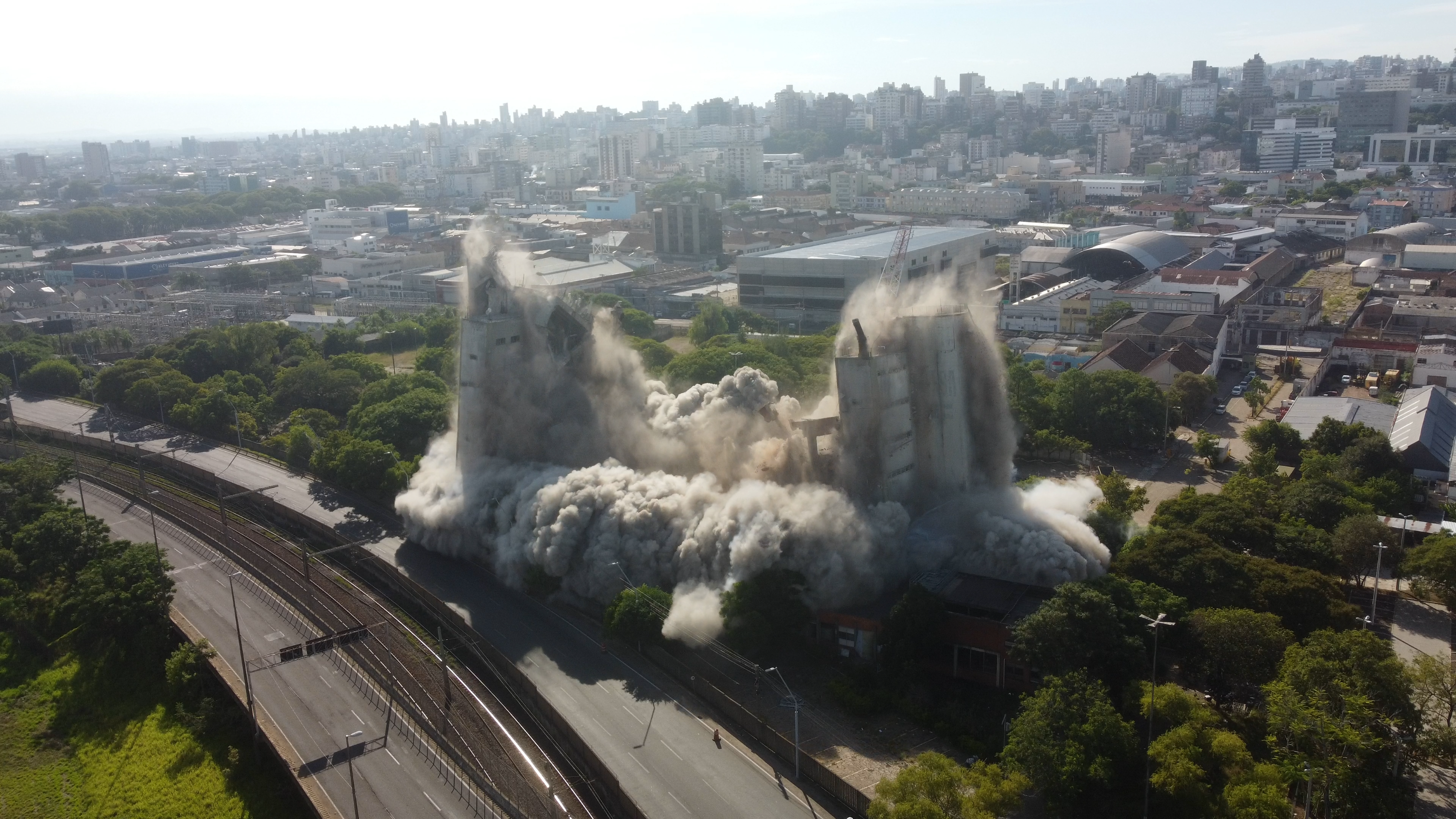 Implosão do Prédio da SSP - RS